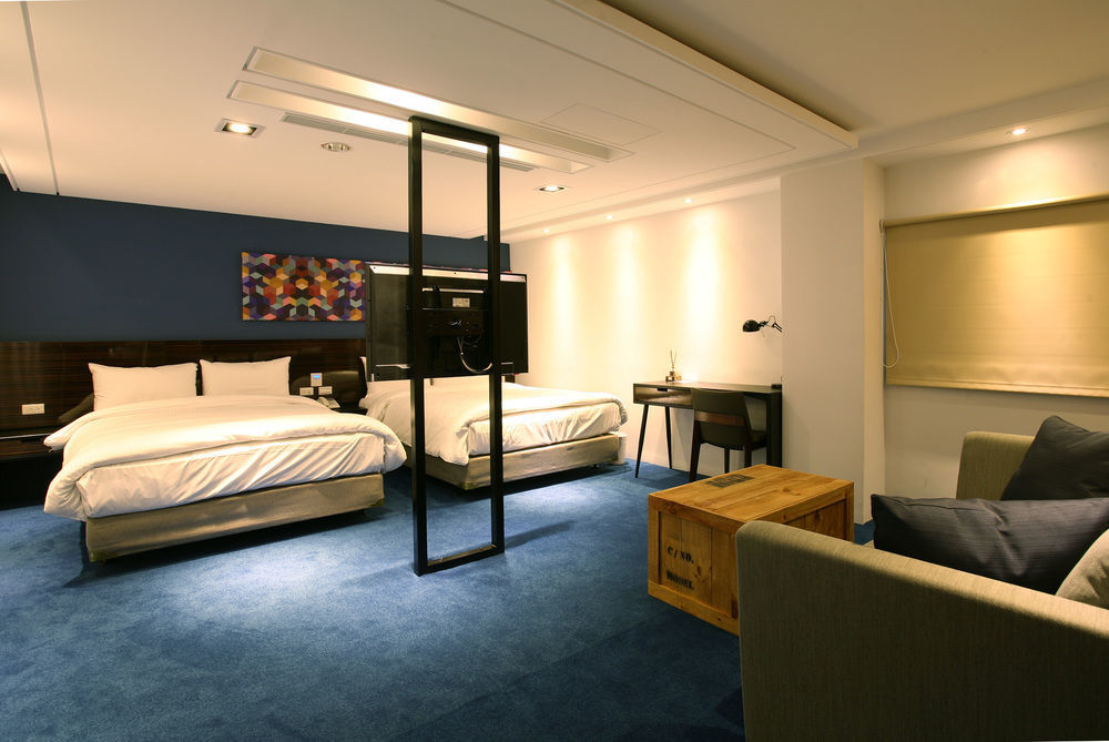 P&F Hotel Taichung Exterior photo