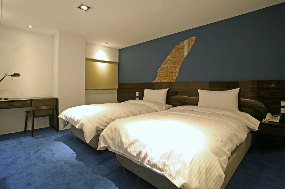 P&F Hotel Taichung Exterior photo