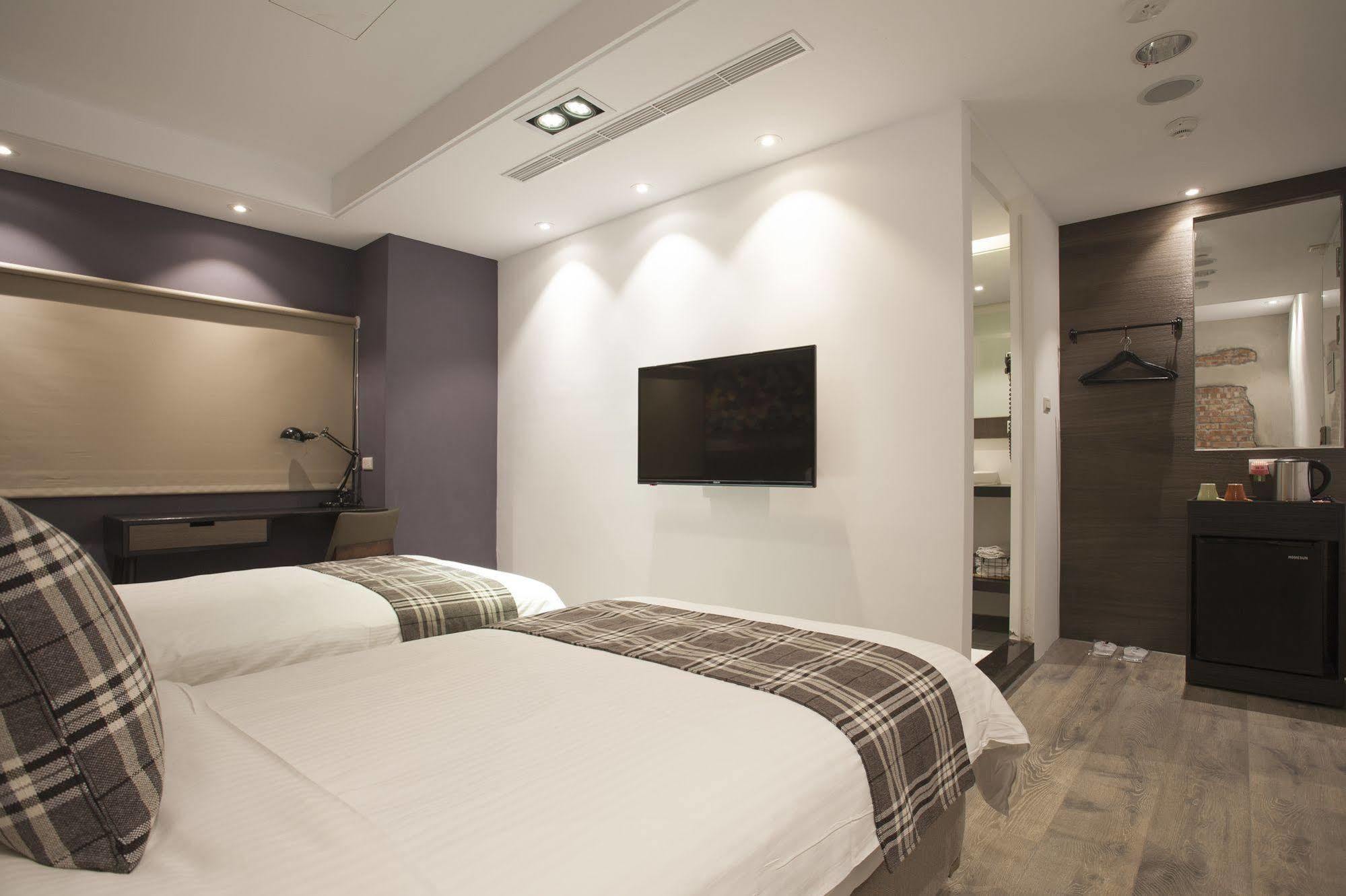 P&F Hotel Taichung Exterior photo